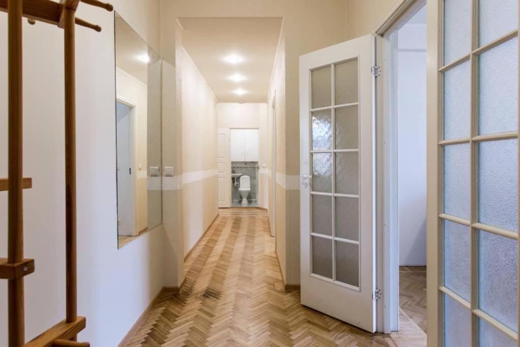 Bright Apartment Near Bus Statioon Tallinn Buitenkant foto